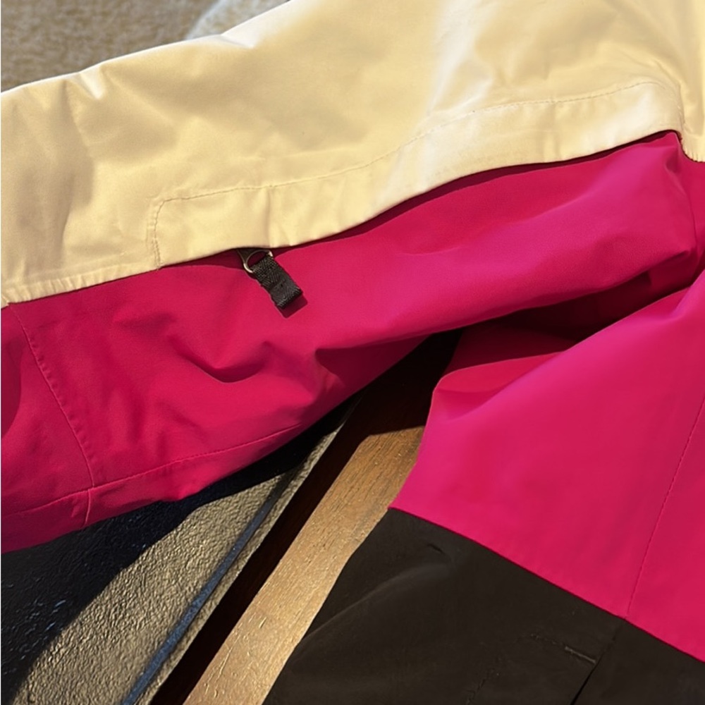 Women’s North Face ski jacket/shell - Picture 6 of 7